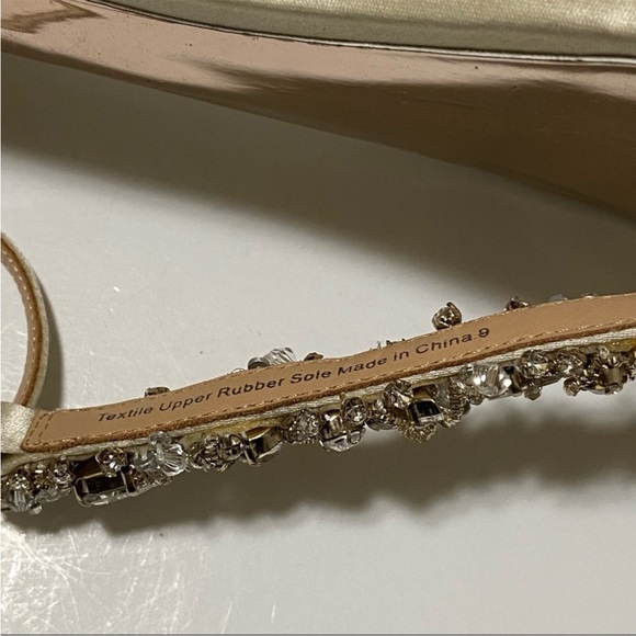 Badgley mischka rhinestone t-strap gladiator Sandals Flip Flops - Picture 4 of 10